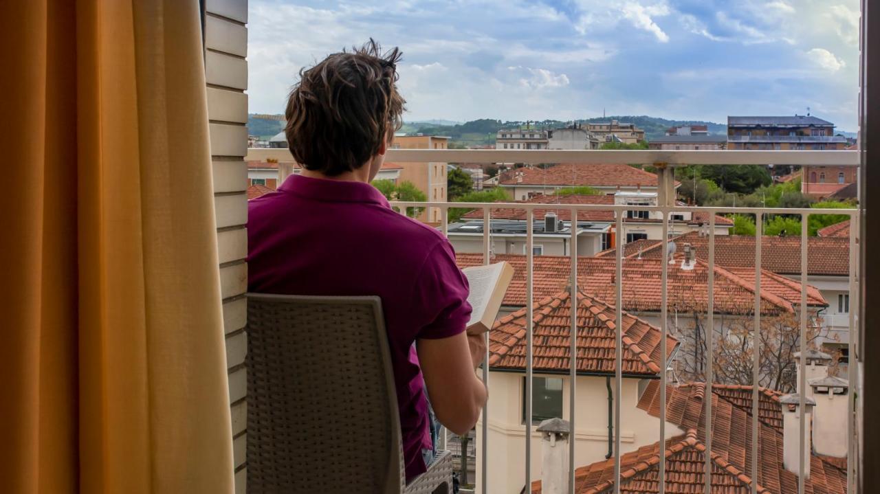 Hotel President'S Pesaro Luaran gambar